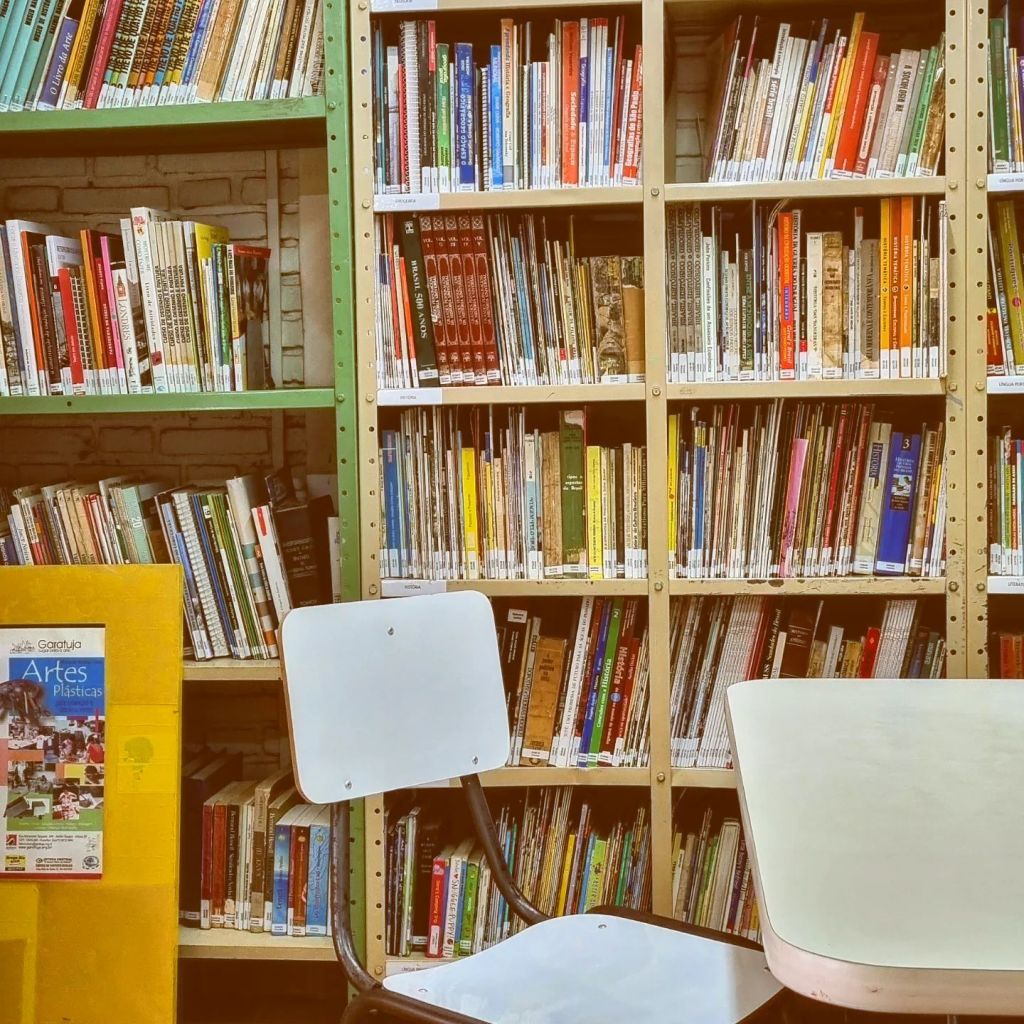 Biblioteca e memórias.